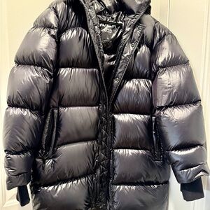 Aritzia Black Super Puff Jacket
